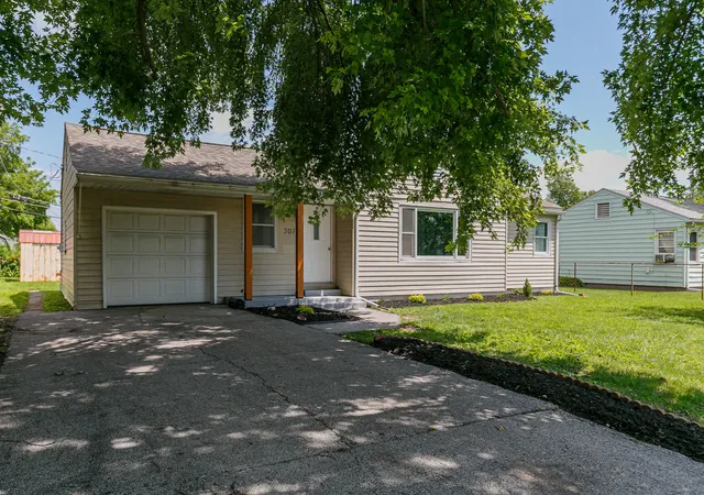 Homes for sale in East Moline, IL | 307 33rd Ave, East Moline, IL 61244 | MLS# 12689036