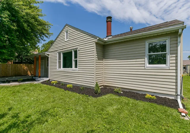 Homes for sale in East Moline, IL | 307 33Rd Ave, East Moline, IL 61244 | MLS# 12689036