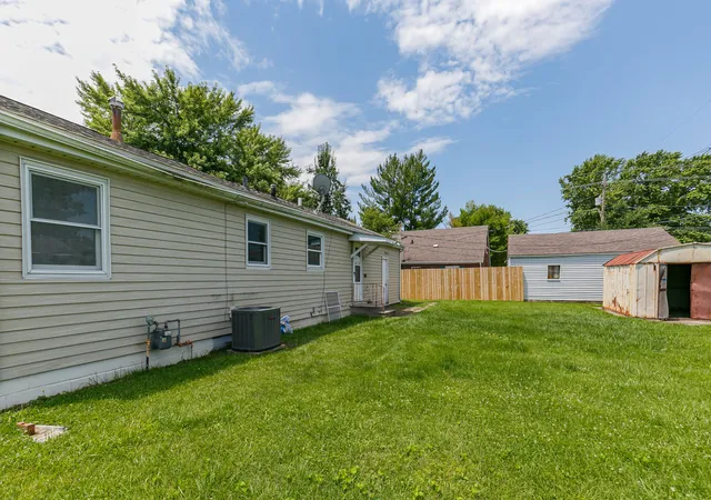 Homes for sale in East Moline, IL | 307 33Rd Ave, East Moline, IL 61244 | MLS# 12689036
