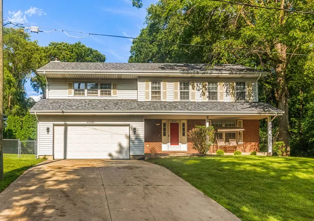 Homes for sale in Antioch, IL | 40233 N Lakeview Ave, Antioch, IL 60002 | MLS# 12689039