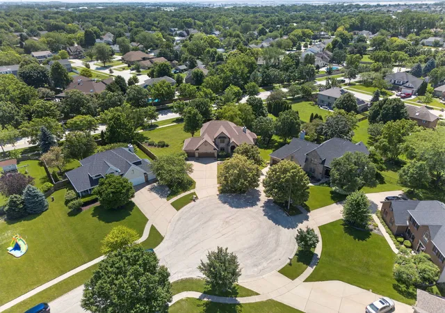 2nd image of 604 Hampton Ct, Shorewood, IL 60404 | MLS# 12689051