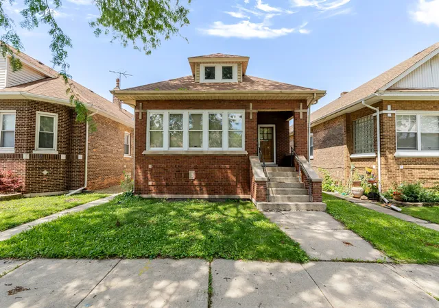 3rd image of 10708 S Avenue, Chicago, IL 60617 | MLS# 12689063