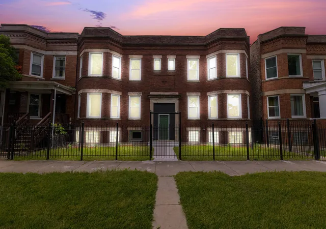 Homes for sale in Chicago, IL | 1421 E 69th Pl, Chicago, IL 60637 | MLS# 12689070