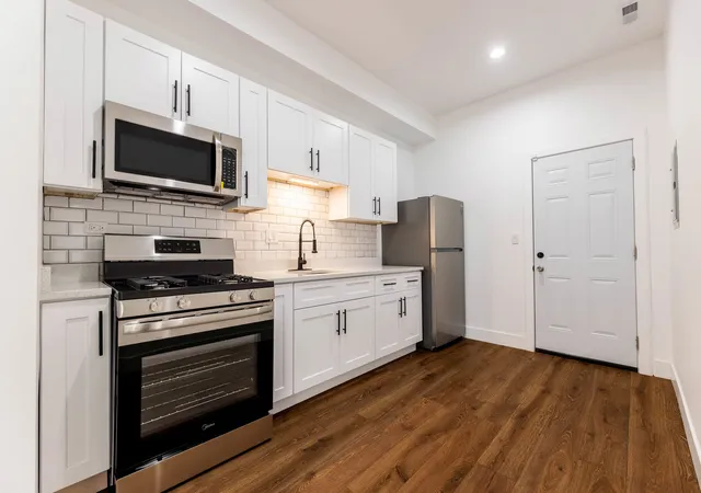Homes for sale in Chicago, IL | 1421 E 69Th Pl, Chicago, IL 60637 | MLS# 12689070