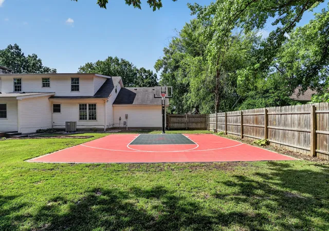 4th image of 1004 E Illinois St, Marion, IL 62959 | MLS# 12689073