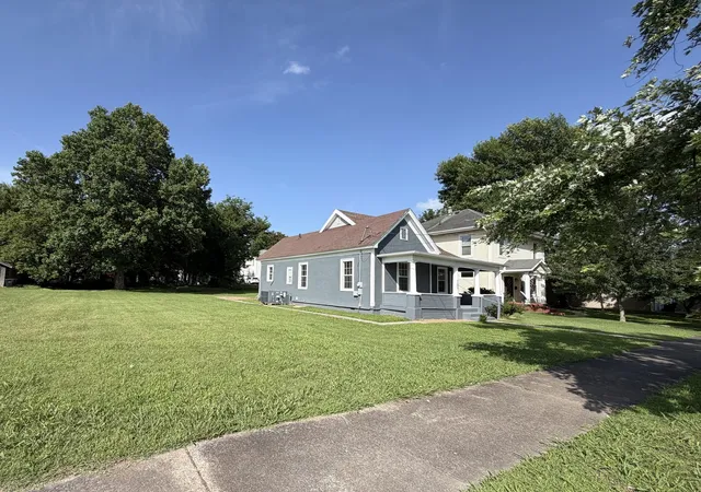 1st image of 109 E 7th St, Metropolis, IL 62960 | MLS# 12689103
