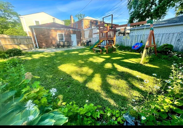 38th image of 6156 N Kedvale Ave, Chicago, IL 60646 | MLS# 12689108