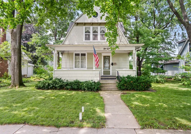 Homes for sale in Sycamore, IL | 127 Alma St, Sycamore, IL 60178 | MLS# 12689109