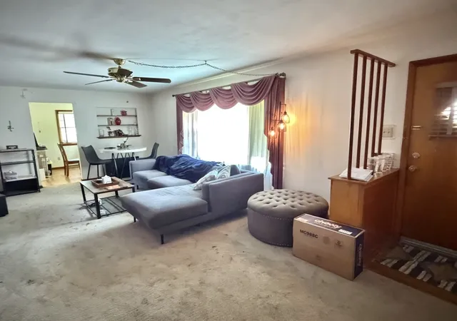2nd image of 1 Charles Dr, Centralia, IL 62801 | MLS# 12689154