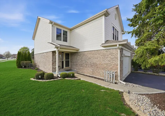 2nd image of 7770 Bristol Park Dr, Tinley Park, IL 60477 | MLS# 12689191