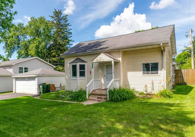 2nd image of 423 Lily Ln, Lakemoor, IL 60051 | MLS# 12689200