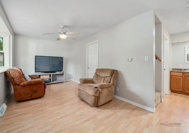 5th image of 423 Lily Ln, Lakemoor, IL 60051 | MLS# 12689200