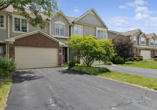 Homes for sale in Cary, IL | 1181 Westlake Dr, Cary, IL 60013 | MLS# 12689214