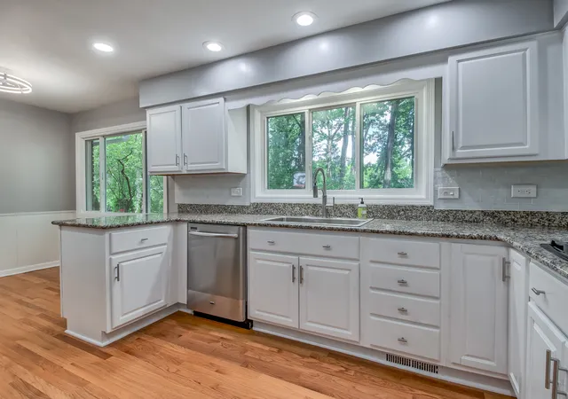 Homes for sale in Lake Forest, IL | 104 E Louis Ave, Lake Forest, IL 60045 | MLS# 12689227