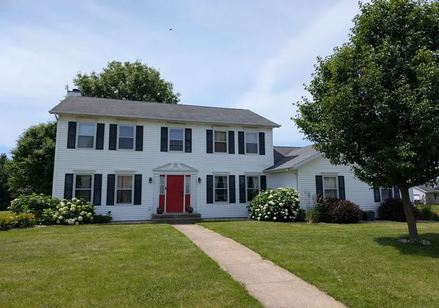 Homes for sale in Freeport, IL | 1891 Indian Springs Ct, Freeport, IL 61032 | MLS# 12689247