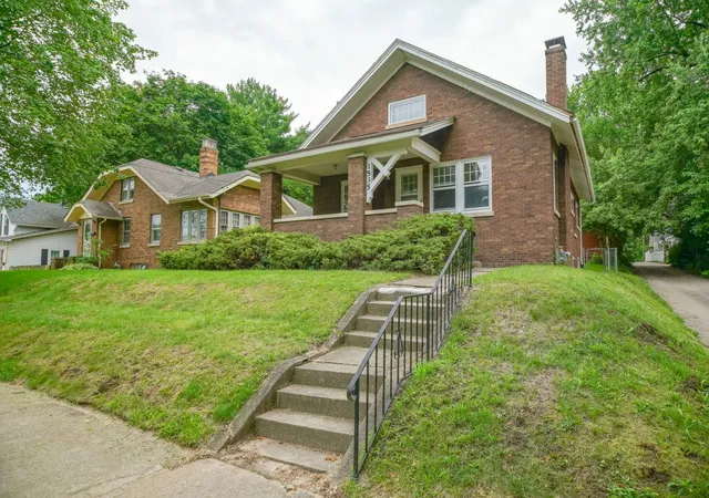 Homes for sale in Rockford, IL | 1535 Benton St, Rockford, IL 61107 | MLS# 12689285