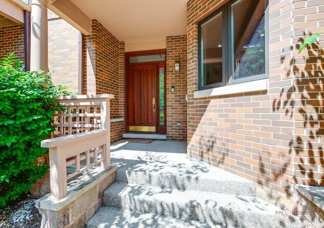 Homes for sale in Hinsdale, IL | 1302 Hawthorne Ln #1302, Hinsdale, IL 60521 | MLS# 12689288