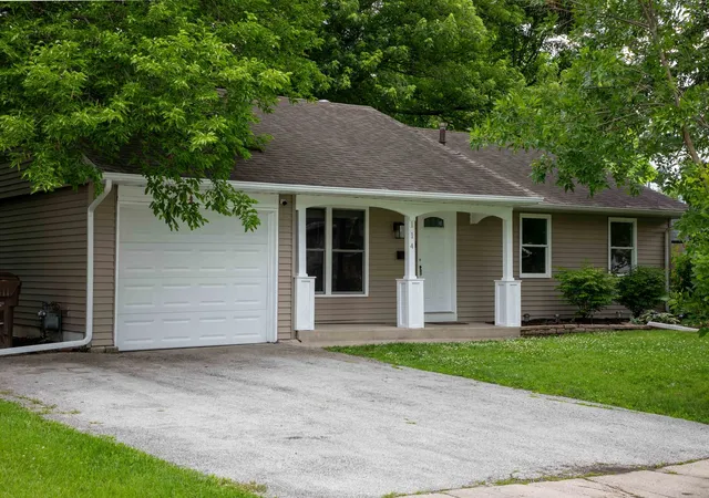 2nd image of 114 E Clark St, Glenwood, IL 60425 | MLS# 12689291