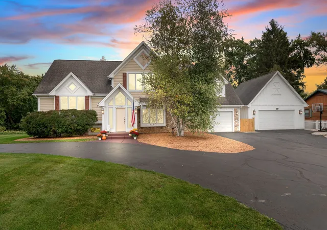 Single family home for sale at 27069 W Fox River Rd, Cary, IL 60013 | MLS# 12689331
