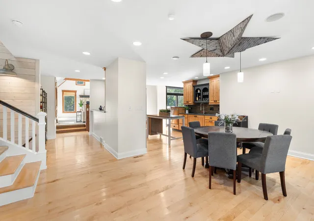 Photo 3 of Single family home for sale at 27069 W Fox River Rd, Cary, IL 60013 | MLS# 12689331 | Listing updated on 2026-10-08