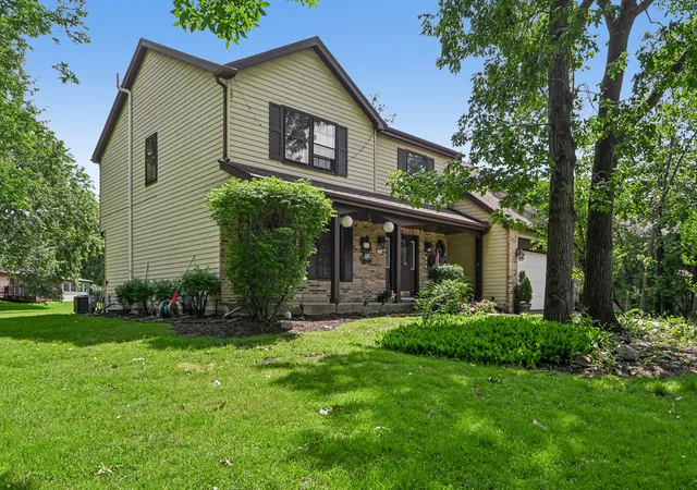 Homes for sale in Bolingbrook, IL | 816 Bonnie Brae Ln, Bolingbrook, IL 60440 | MLS# 12689337