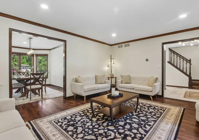 Homes for sale in Bolingbrook, IL | 816 Bonnie Brae Ln, Bolingbrook, IL 60440 | MLS# 12689337