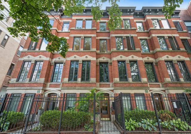 Homes for sale in Chicago, IL | 317 W Webster Ave #2, Chicago, IL 60614 | MLS# 12689370