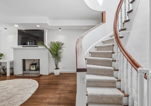 Homes for sale in Chicago, IL | 317 W Webster Ave #2, Chicago, IL 60614 | MLS# 12689370