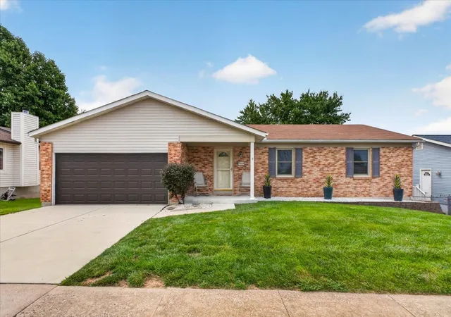 Homes for sale in Maryland Heights, MO | 12120 Jeannette Mary Dr, Maryland Heights, MO 63043 | MLS# 12689373