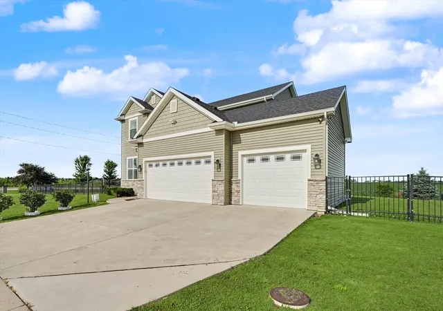 3rd image of 3606 Freedom Blvd, Champaign, IL 61822 | MLS# 12689388