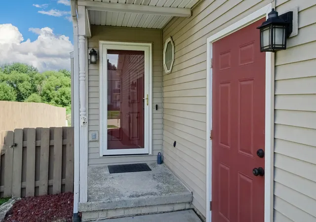 Homes for sale in Bloomington, IL | 62 Vermont Ave, Bloomington, IL 61701 | MLS# 12689396