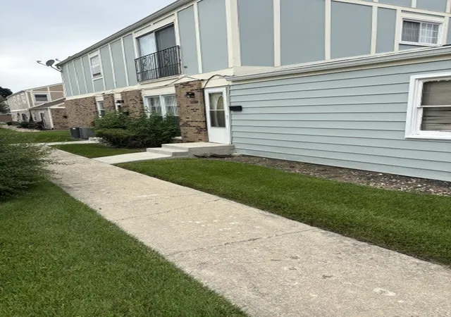 1st image of 20114 Oak Ln #U70, Lynwood, IL 60411 | MLS# 12689404
