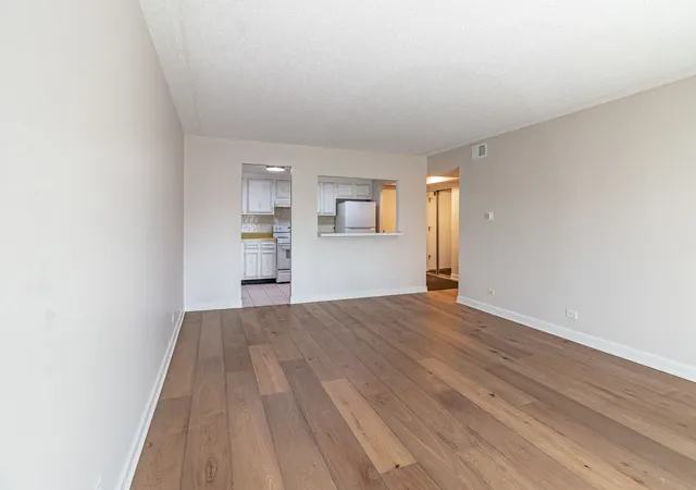 Homes for sale in Lake Bluff, IL | 13200 W Heiden Cir #2111, Lake Bluff, IL 60044 | MLS# 12689428