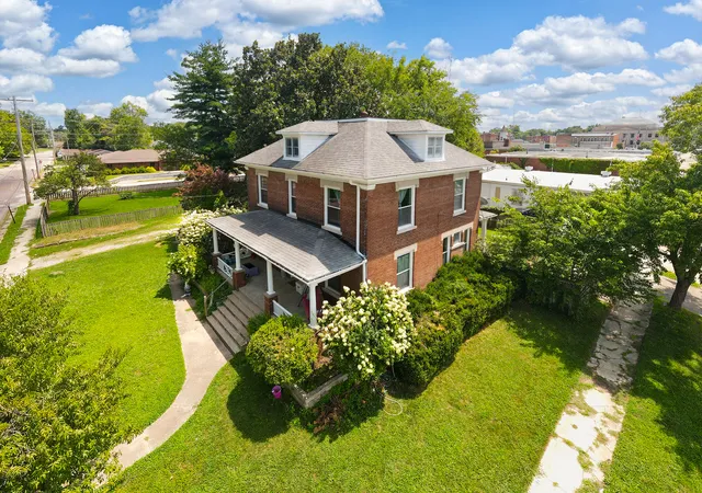 1st image of 1015 Hanson St, Murphysboro, IL 62966 | MLS# 12689431