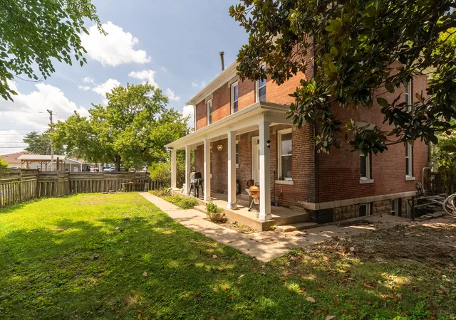 Photo 4 of Single family home for sale at 1015 Hanson St, Murphysboro, IL 62966 | MLS# 12689431 | Listing updated on 2026-09-02