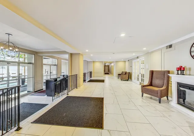 4th image of 2909 N Sheridan Rd #114, Chicago, IL 60657 | MLS# 12689449