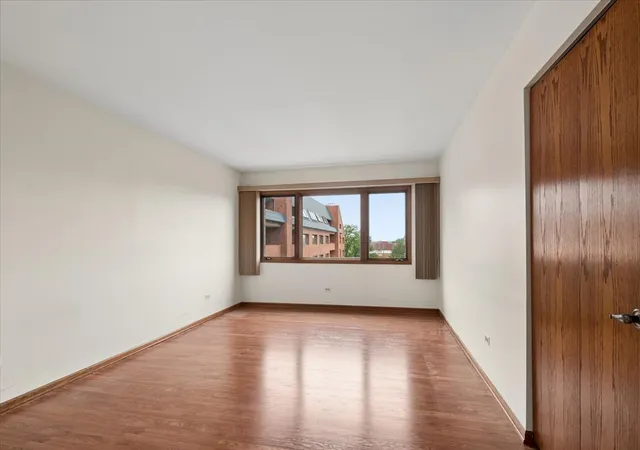 Homes for sale in Park Ridge, IL | 101 S Summit Avenue, Park Ridge, IL 60068 | Houzeo