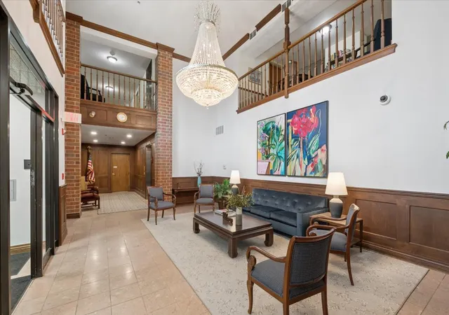 Homes for sale in Park Ridge, IL | 101 S Summit Ave #512, Park Ridge, IL 60068 | MLS# 12689457