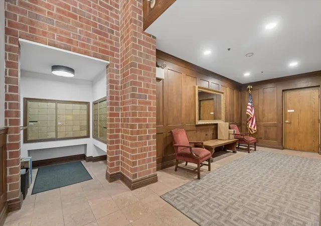 Homes for sale in Park Ridge, IL | 101 S Summit Ave #512, Park Ridge, IL 60068 | MLS# 12689457