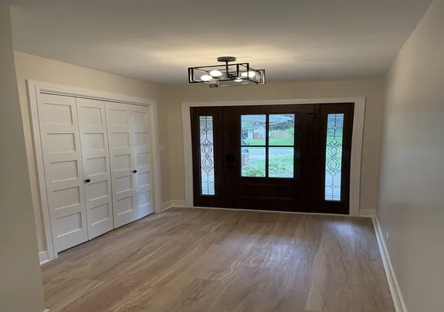 Photo 4 of Single family home for sale at 920 Eden Dr, Schaumburg, IL 60195 | MLS# 12689462 | Listing updated on 2026-09-23
