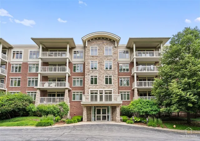Homes for sale in Vernon Hills, IL | 425 Benjamin Dr #205, Vernon Hills, IL 60061 | MLS# 12689471