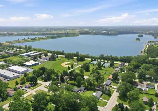 Homes for sale in Crystal Lake, IL | 783 Manor Rd, Crystal Lake, IL 60014 | MLS# 12689481
