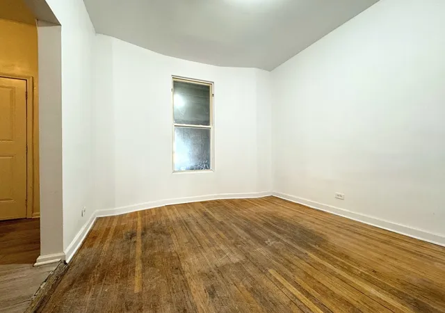 Listing Photo 2 - Condo for sale in building located at 5126 W Fulton St, Chicago, IL 60644