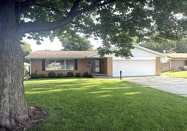 Homes for sale in Dixon, IL | 1419 Douglas Ter, Dixon, IL 61021 | MLS# 12689526