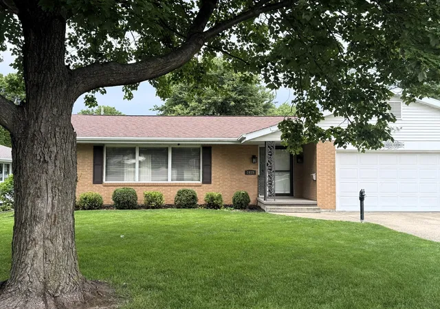 Homes for sale in Dixon, IL | 1419 Douglas Ter, Dixon, IL 61021 | MLS# 12689526