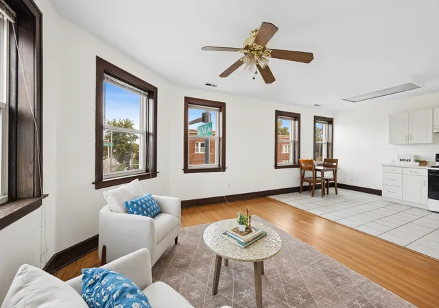Listing Photo 4 - Condo for sale in building located at 6750 16Th St, Berwyn, IL 60402 - Unit #B