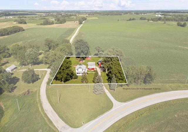 Homes for sale in Port Byron, IL | 12817 256th St N, Port Byron, IL 61275 | MLS# 12689581