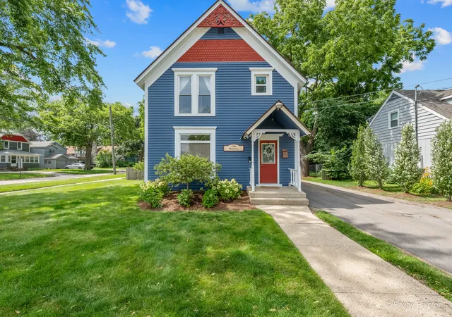 Homes for sale in Crystal Lake, IL | 230 Florence St, Crystal Lake, IL 60014 | MLS# 12689585