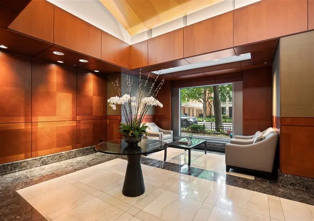 2nd image of 445 E N Water St, Chicago, IL 60611