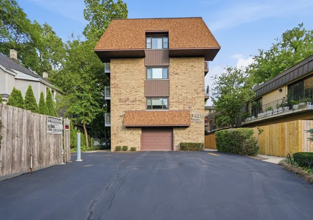 Homes for sale in Chicago, IL | 6233 N Niagara Ave #4A, Chicago, IL 60631 | MLS# 12689633